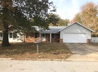 101 Sugarmill Rd, Troy, IL 62294