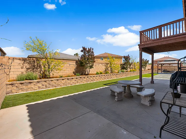 44256 Dahlia St — Photo 21
