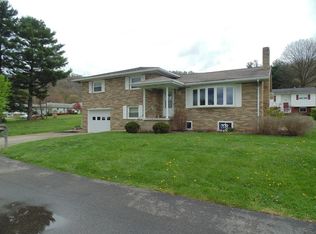 164 Paddock Green Dr, New Martinsville, WV 26155