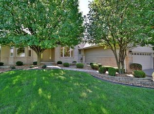 16727 S Swift Arrow Dr, Lockport, IL 60441