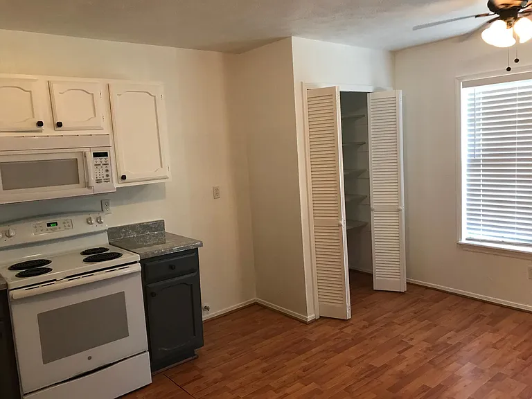 7408 Catamaran Dr — Photo 23