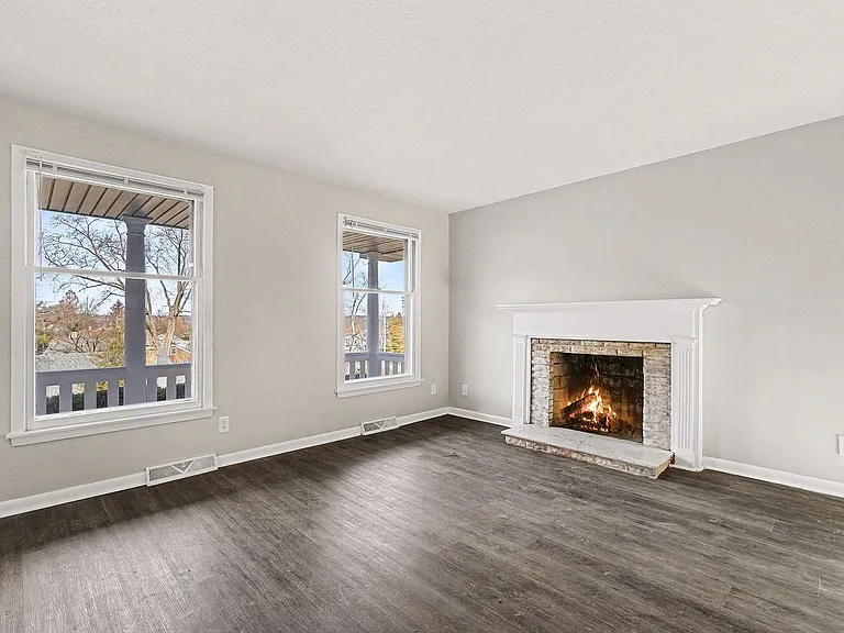 334 Hyde Park Dr — Photo 8