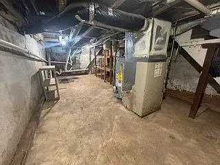 321 Walnut St — Photo 14