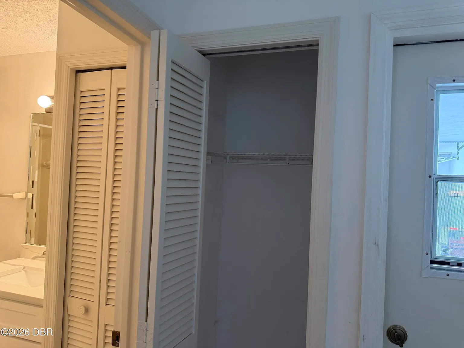 3 bed, 2.0 bath, 1327 sqft, $2,300 — Photo 3