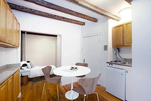 Rented by R New York | media 12