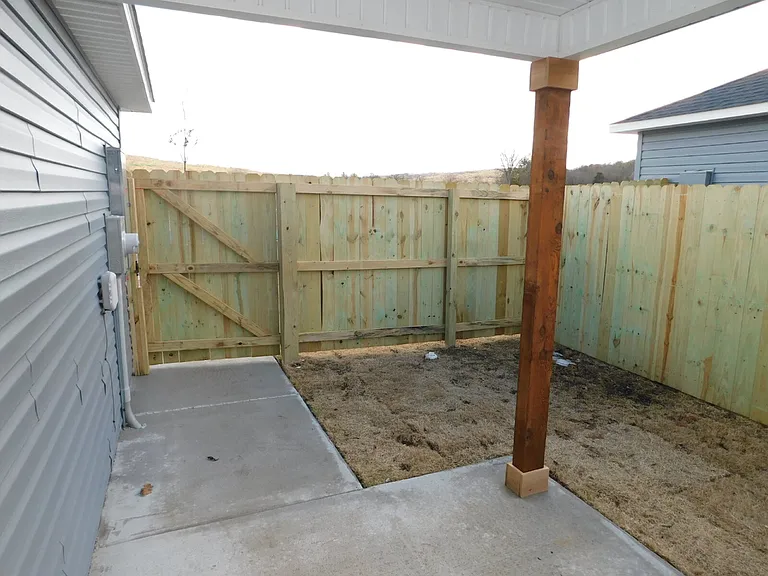 2504 E Illinois Aly — Photo 13