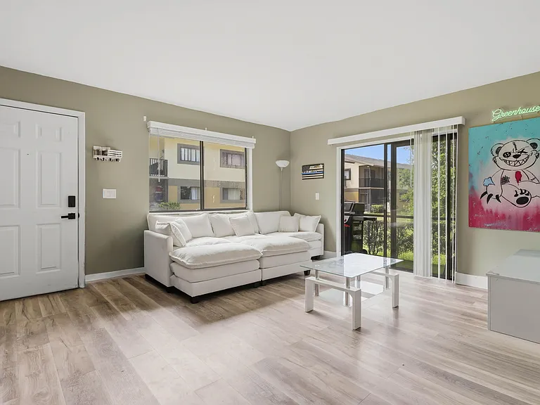 545 Trace Cir #102 — Photo 9