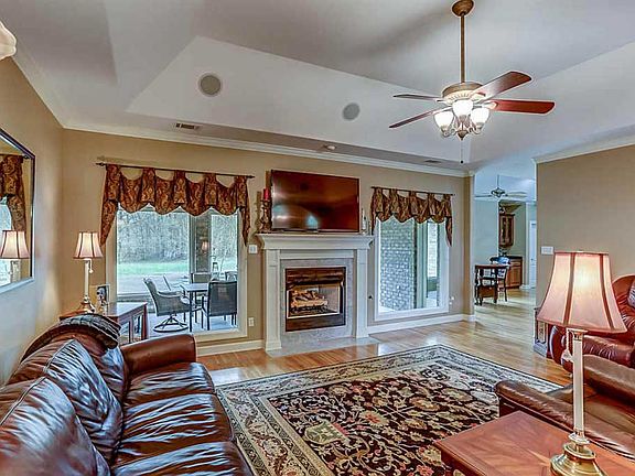 5th image of 370 Woodsedge Dr