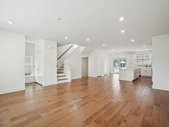 3rd image of 10 Cecala Rd