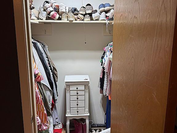 4th image of 602 School St