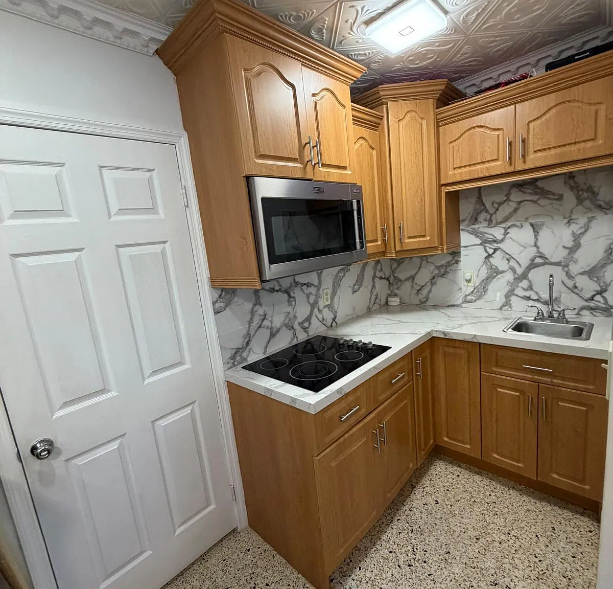 3 bed, 1600 sqft, $4,500 — Photo 3