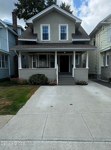2nd image of 25 Lawnridge Avenue