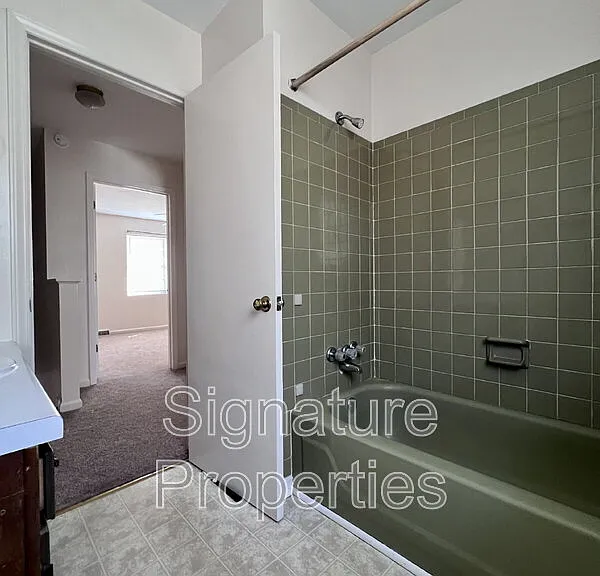 4102 Richland Ave NW — Photo 3
