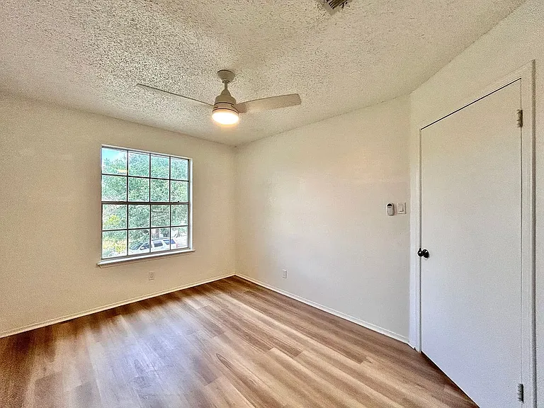 806 Minturn Ln — Photo 18