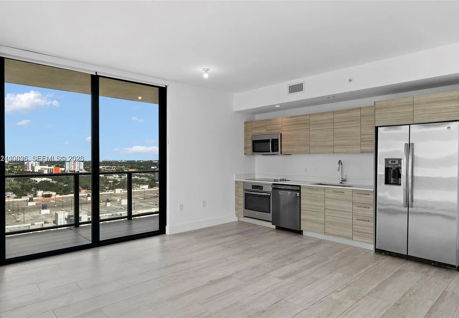 3401 Midtown Condo — Photo 4