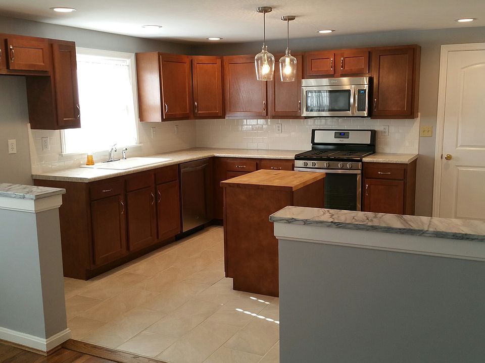 Eat-in Kitchen