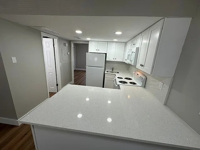 6830 S Trask St #13 — Photo 6