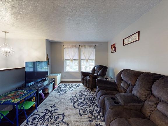 2nd image of 1865 Sunset Ave