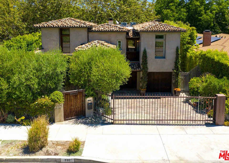 2nd image of 990 S Carmelina Ave