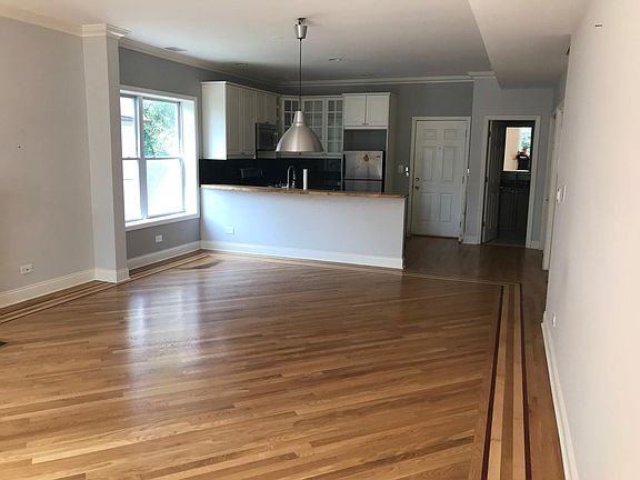 5th image of 1420 N Maplewood Ave #1