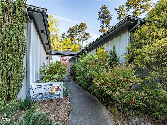 3rd image of 2213 Timberlake Dr