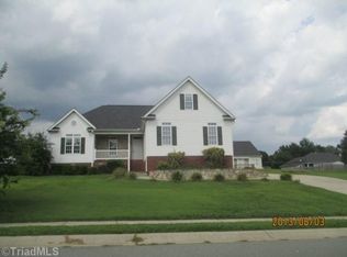 1112 Castle Dr, Graham, NC 27253