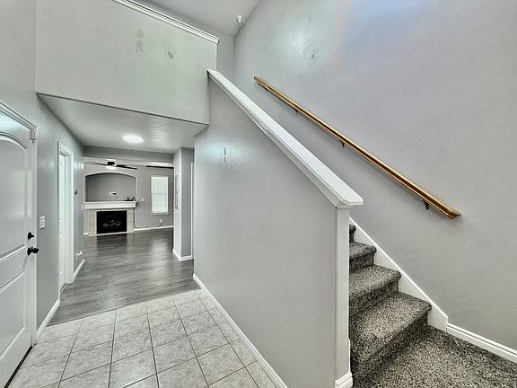 3rd image of 1819 N Clark Dr W