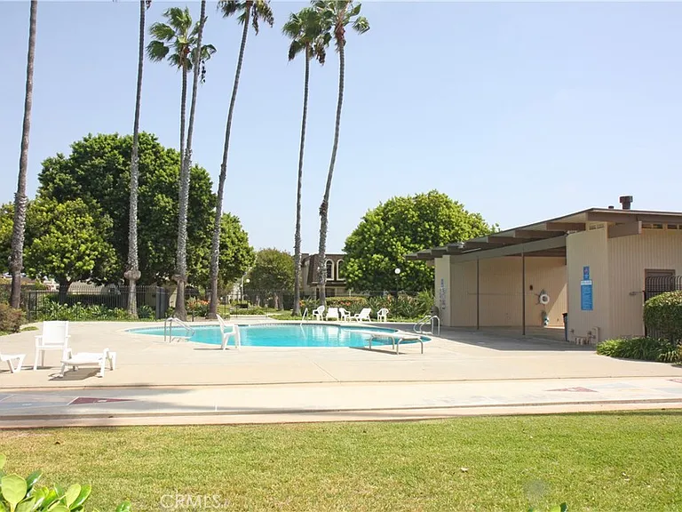 9746 Monte Carlo Cir — Photo 28