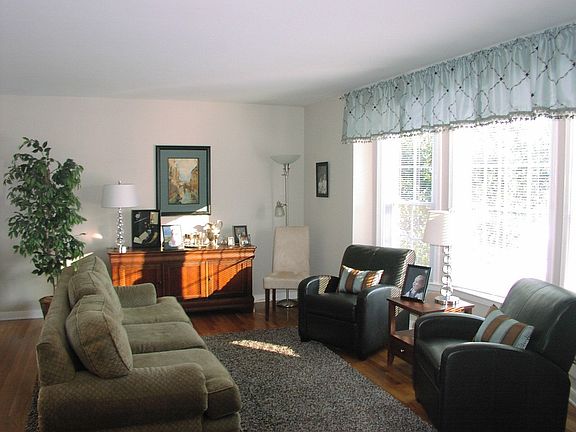 2nd image of 11308 Blendon Ln