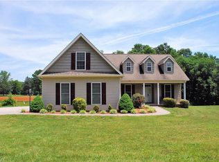 376 Mountainview Rd, King, NC 27021