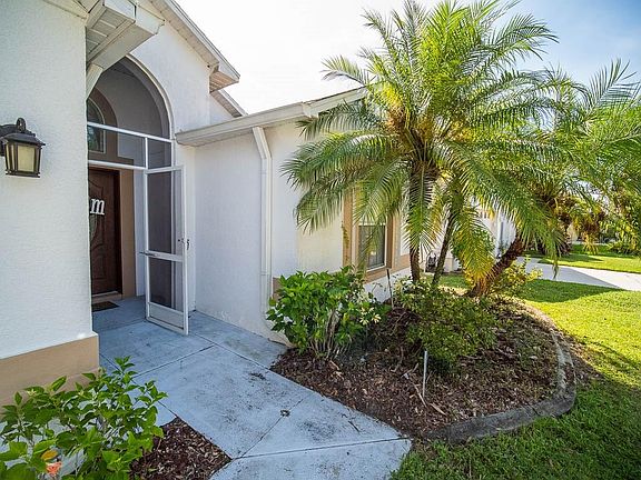 5th image of 2825 Regency Oak Ln