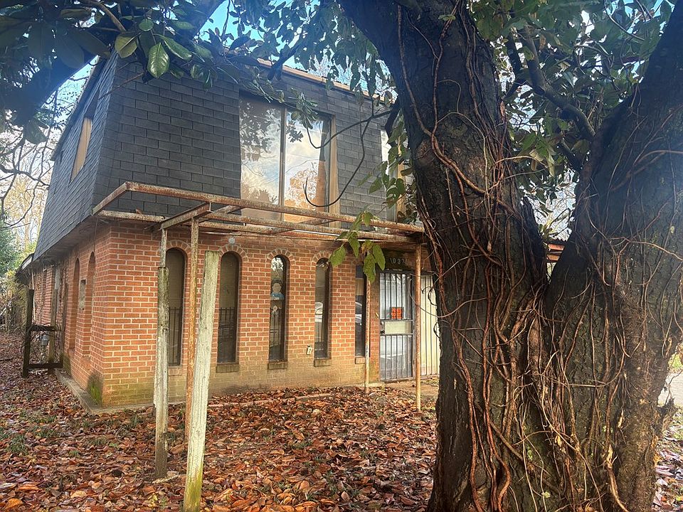 2nd image of 1033 S Delesseps St