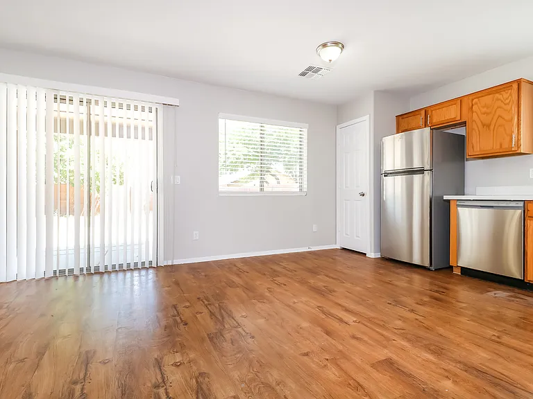 3076 W Carlos Ln — Photo 7