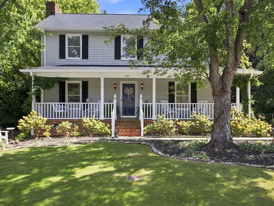 1st image of 206 Angie Dr