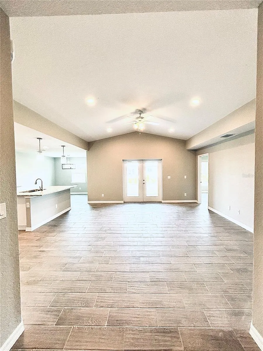 Building Photo - 154 White Pine Dr