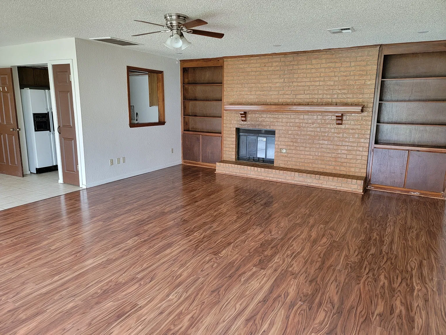 Charming 3 Bed Duplex, 2 Bath Single Family Home in Oklahoma City — Photo 3