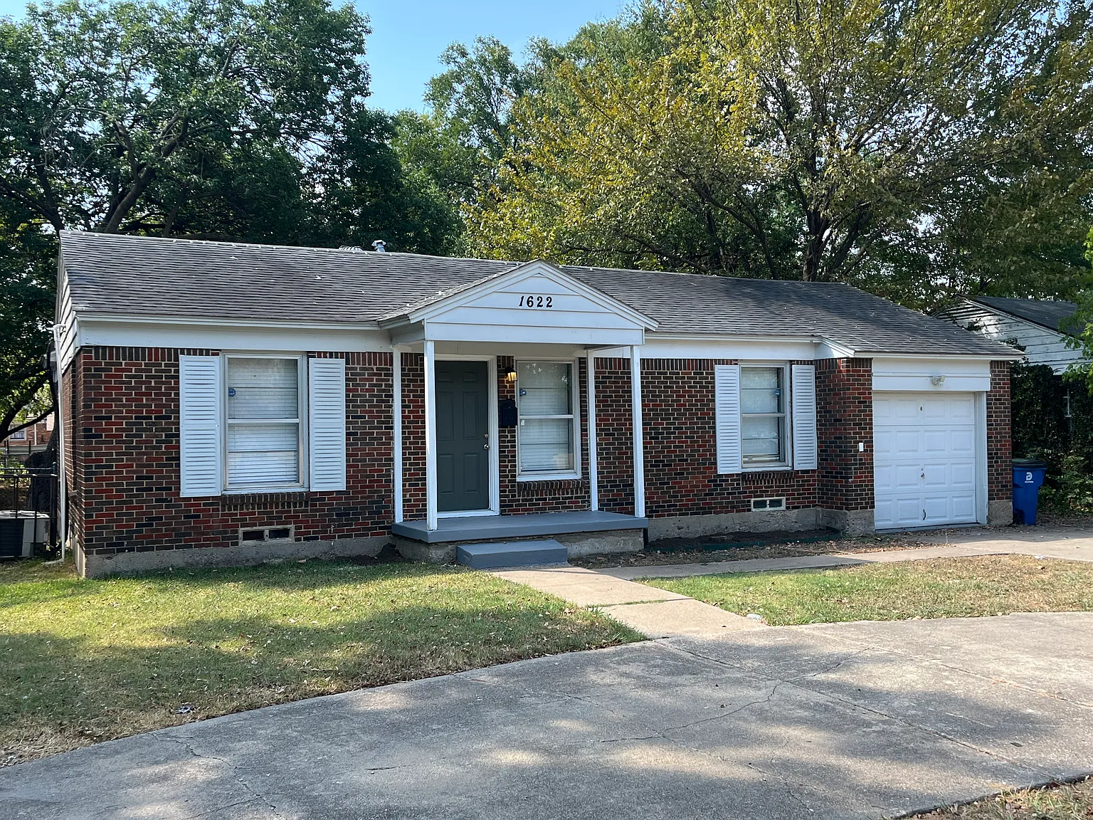 2 bed, 839 sqft, $1,600 — Photo 3