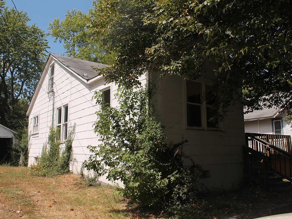 1st image of 710 N Carico St
