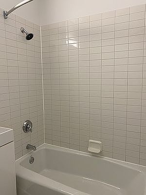 5th image of 888 Main St APT 823