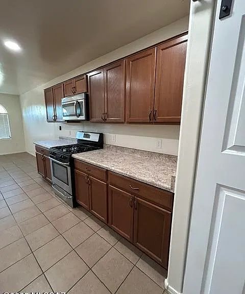 2011 W Mountain Pointe Dr — Photo 2