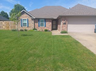 1393 Hutchinson St, Pea Ridge, AR 72751