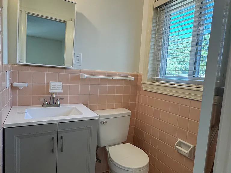 1803 Dorchester Dr — Photo 15