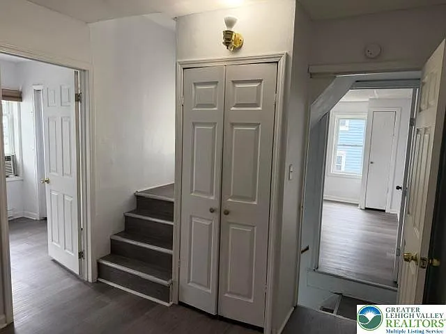218 N Fountain St — Photo 5