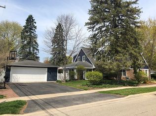 751 E Rockland Rd, Libertyville, IL 60048