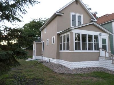 35 Douglas St, Saint Paul, MN, 55102