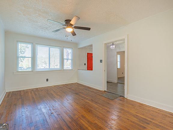 5th image of 1102 Calvin Ave
