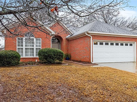 2nd image of 1099 Wisteria Dr