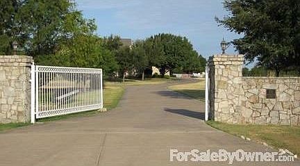 1st image of 21 Woodland Ct