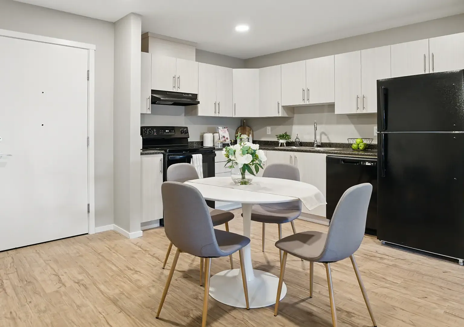 Traditions Apartments — Photo 4