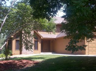 4556 Oak Chase Rd, Eagan, MN 55123